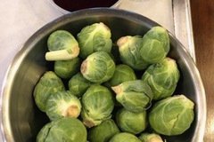 Brussel sprouts waiting to be prepped for roasting