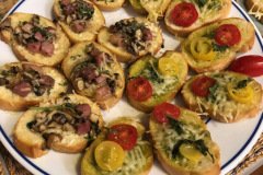 full plate of two crostini versions