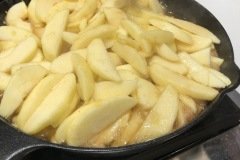 Caramelizing the apples for the apple tart tatin